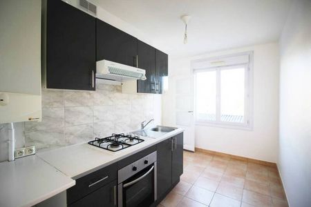 Appartement 3 pièces - - Photo 2