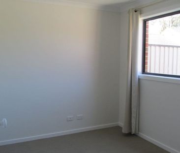 Cozy family home! - Photo 3