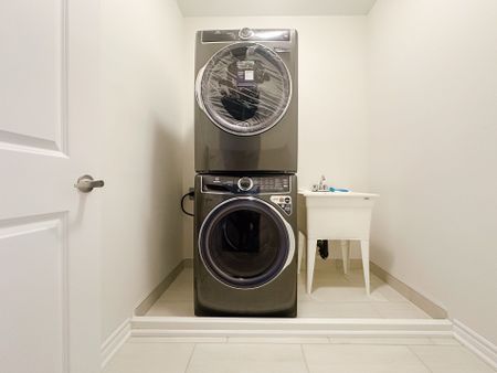 For Lease - 33 Del Ray Crescent, Wasaga Beach, Ontario - Photo 3