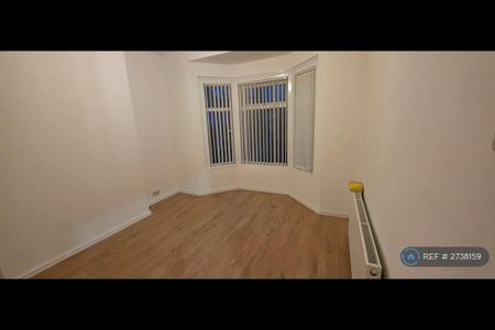 3 bedroom end of terrace house to rent - Photo 5