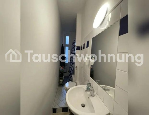 TAUSCHWOHNUNG Schöne renovierte 2 z alt-bau in Fhain für 3-Z Wohnung - Photo 1