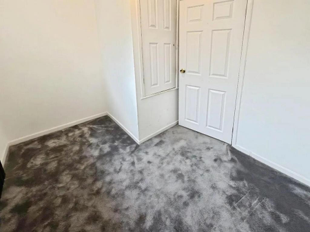 4 bedroom terraced house to rent - Photo 3