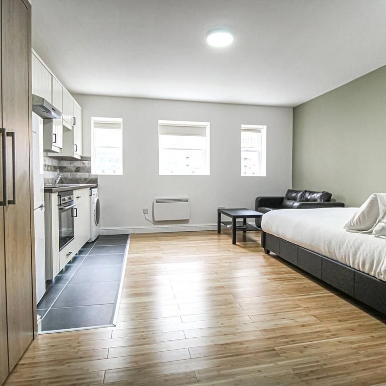 Studio to rent - Photo 1