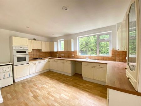 A well presented family home in a semi-rural location - Photo 5