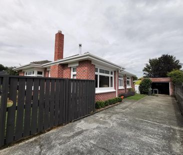 Family Home in Gladstone - Photo 2