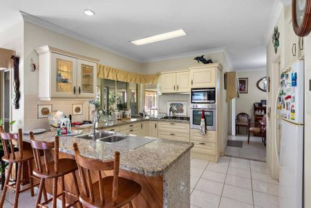 Spacious Acreage Living with Endless Potential 140-152 Springacre Rd, Thornlands - Photo 5