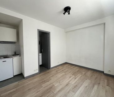 Location Appartement RENNES / Quartier CENTRE-VILLE - Photo 2