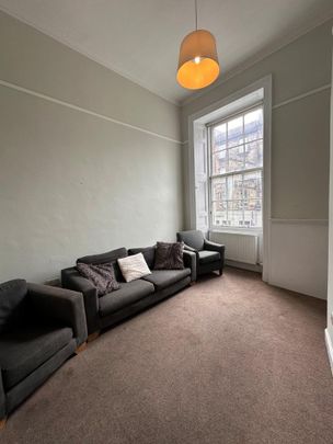 4 bedroom flat to rent - Photo 1