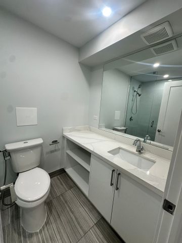 For Lease - 15 Walmer Road Unit# 105, Toronto, Ontario - Photo 2