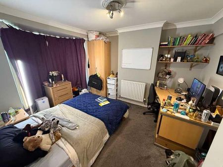 Northcote Road, SO17 - Photo 4