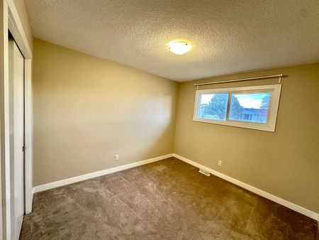 8504 152 A Avenue - Photo 5