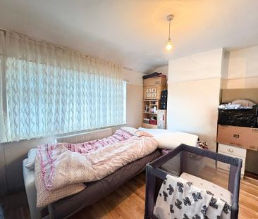 2 Bed Terraced House, Ingleton Road, N18 - Photo 3
