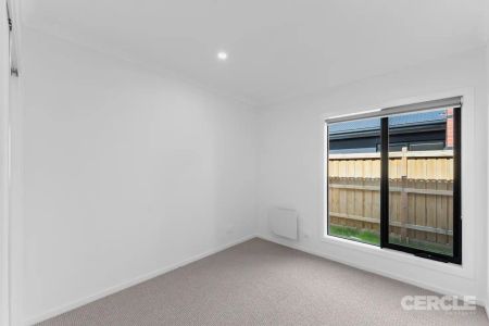 “Brand New Family Home Ready To Occupy” - Photo 2