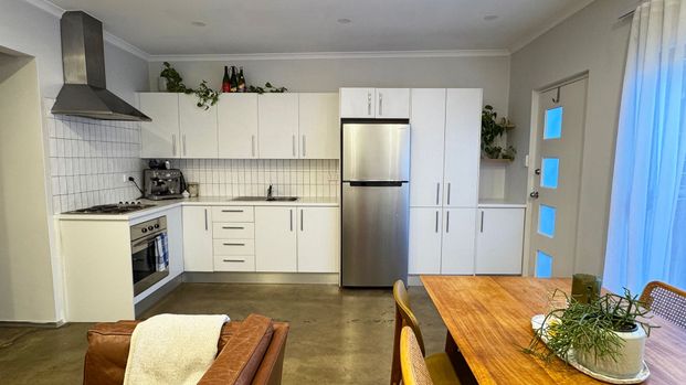 Spacious & Private 1-Bedroom Unit in Leafy St Peters - Photo 1