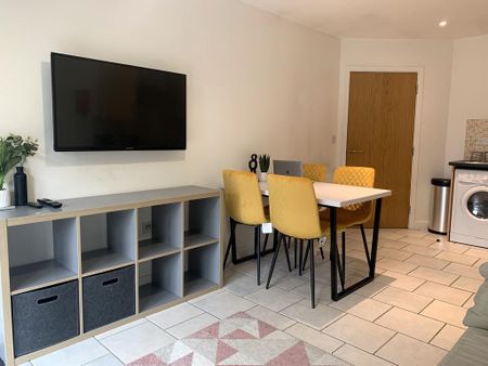 2 bedroom flat to rent - Photo 2