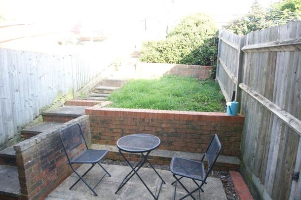 1 bedroom House in Colmworth Close, Reading - Photo 1