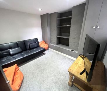 5 bedroom terraced house to rent - Photo 1