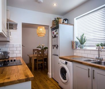 2 bedroom terraced house to rent - Photo 4