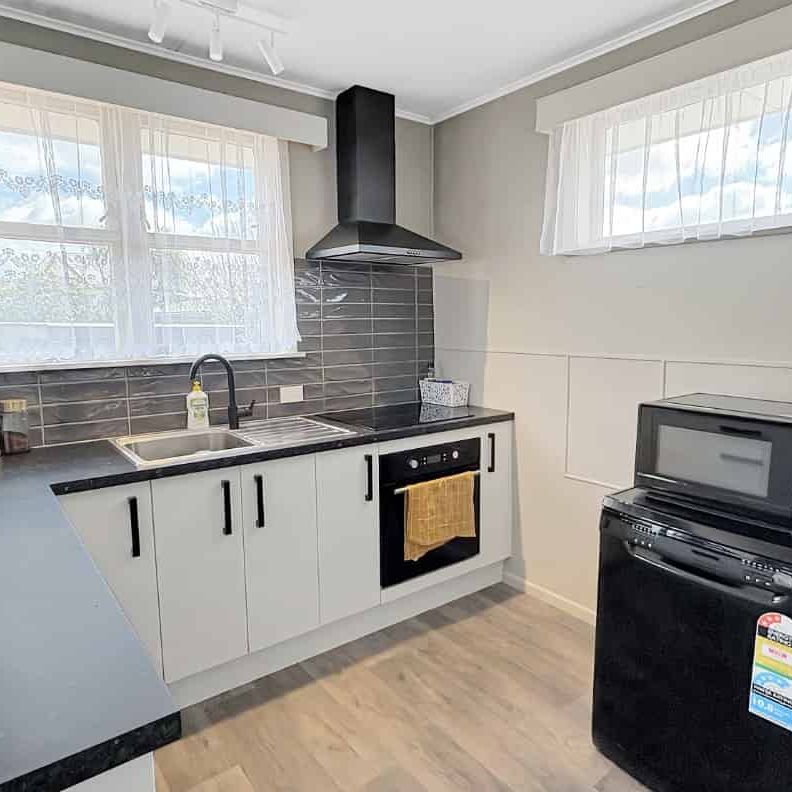 SPRINGVALE - 3 BEDROOMS - Photo 1