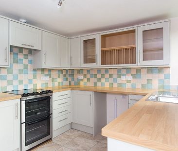 A well presented barn conversion with a wealth of character. - Photo 5