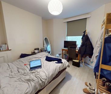 Terraced House to rent on - Photo 3