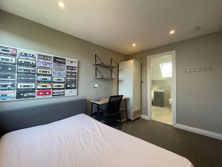 5 bedroom terraced house to rent - Photo 4