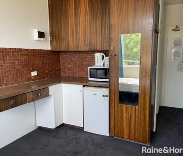 Low-Maintenance Studio Living Close to UNSW - Photo 2