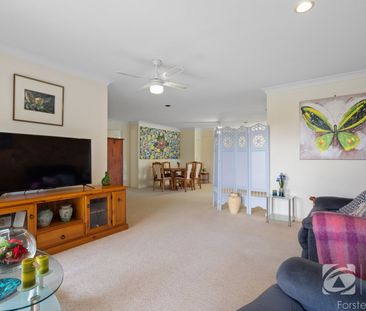 Three Bedroom Home in Popular Banksia Estate - Photo 1