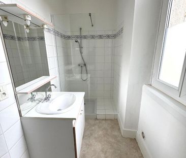 Location Appartement 2 pièces 42m² MILLAU 12100 - Photo 6