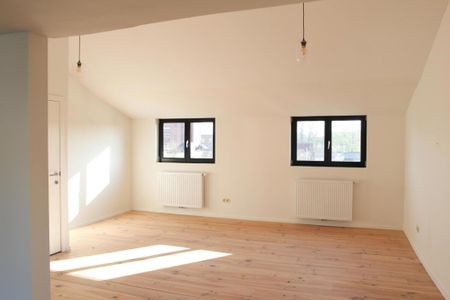 Stijlvolle renovatie aan het water - Foto 3