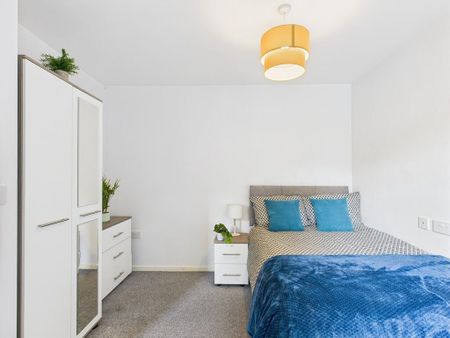 5 bedroom terraced house to rent - Photo 4