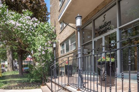 5 Mallory Gdns - Photo 3