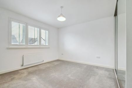 Penny Gate - Photo 2