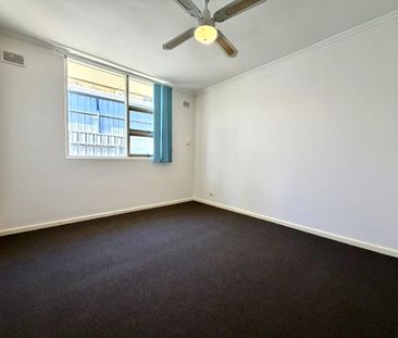 Spacious Family Home with Generous Yards in Prime Location! - Photo 3