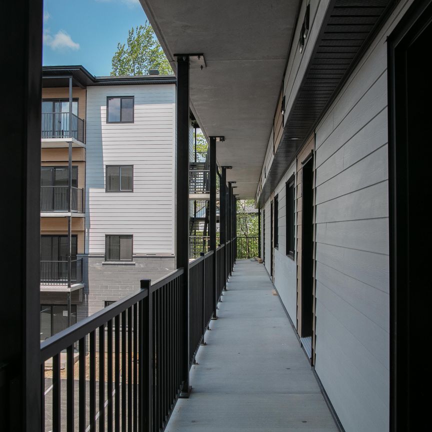 5001, boul. Bertrand-Fabi #107, Sherbrooke (Rock Forest | St-Élie) - Photo 1