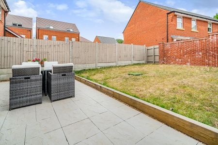 3 bedroom semi-detached house to rent - Photo 3