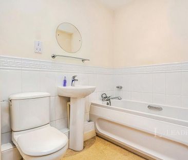 2 bedroom flat to rent - Photo 6
