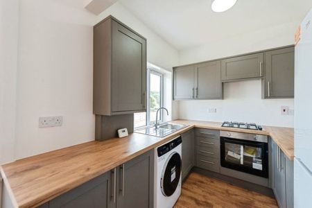 Bitterne Road West, Southampton - Photo 3