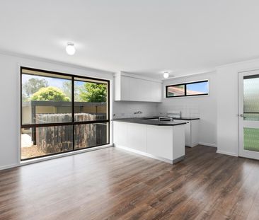 15 Shakespeare Cres, Fraser ACT 2615 - House For Rent | Domain - Photo 2