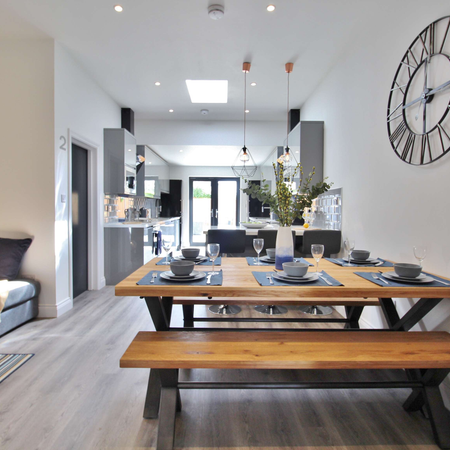 Laburnum Grove Room 6 - Photo 3