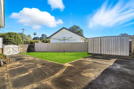 Spacious Three Bedroom Home! - Photo 5