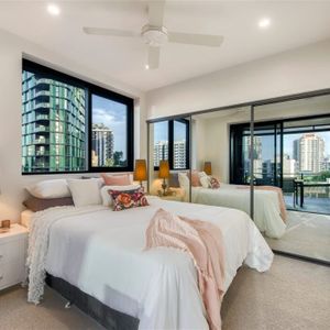 "Stunning Apartment for Rent in Picturesque Kangaroo Point - Luxury Living at Its Finest!" - Photo 2