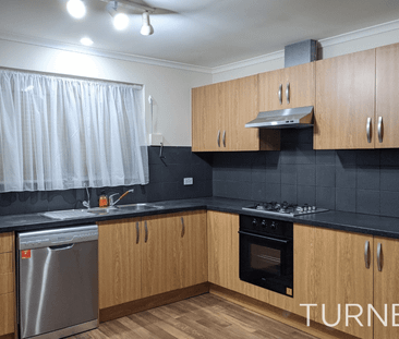 3 Bedroom Family Home - Photo 3