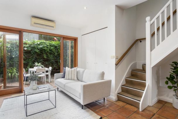 18 O'shanassy Street, - Photo 1