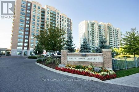 #305 - 23 Oneida Crescent – Richmond Hill, Ontario - Photo 4