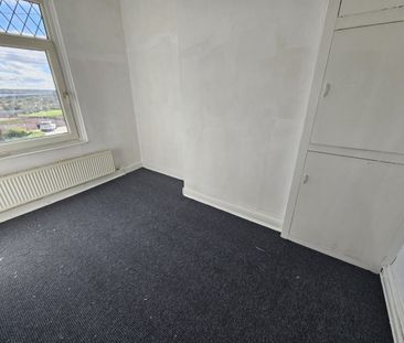 2 bed Terraced - To Let - Photo 4