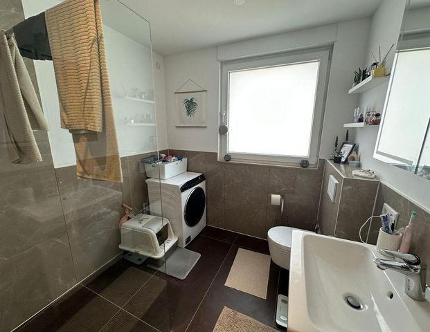 Modern, lichtdurchflutet & energieeffizient – 2-Zimmer Wohnung mit Balkon und TG in DA-Eberstadt - Foto 1