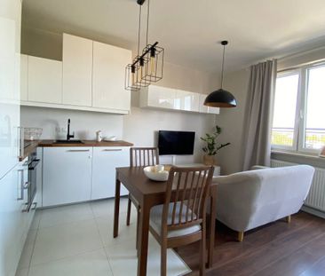 Wynajem, 2 pokoje, parking, tramwaj, duża loggia - Photo 1