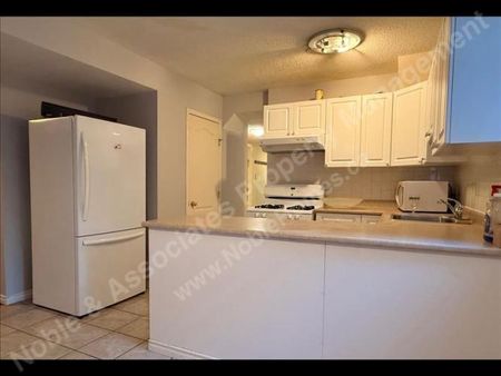 8XX Baker Drive DOWN-803 Coquitlam - Photo 4