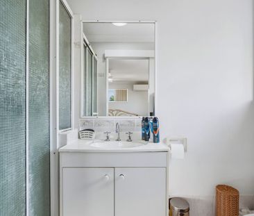 1 Coral Close, Birkdale QLD 4159 - House For Rent | Domain - Photo 1